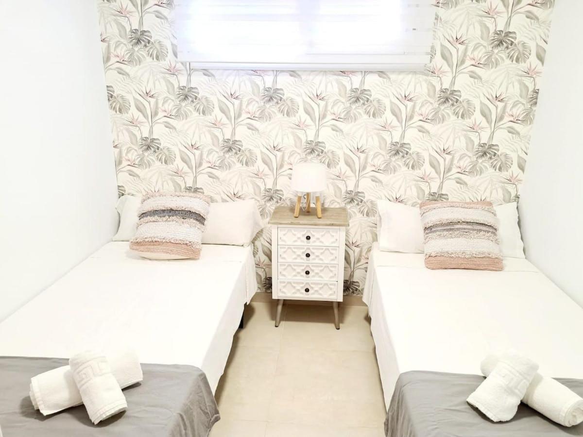 Apartamento Moderno Y Con Estilo En La Carihuela Torremolinos Esterno foto