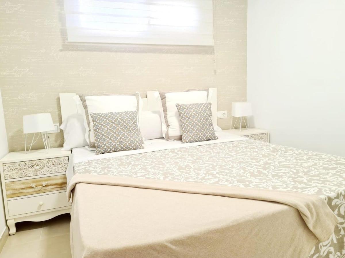 Apartamento Moderno Y Con Estilo En La Carihuela Torremolinos Esterno foto