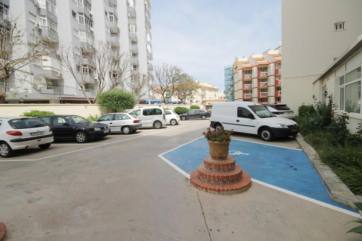 Apartamento Moderno Y Con Estilo En La Carihuela Torremolinos Esterno foto